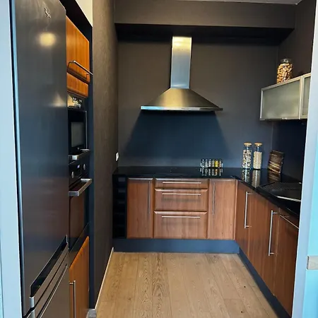 Martins River View Under The Castle Apartamento