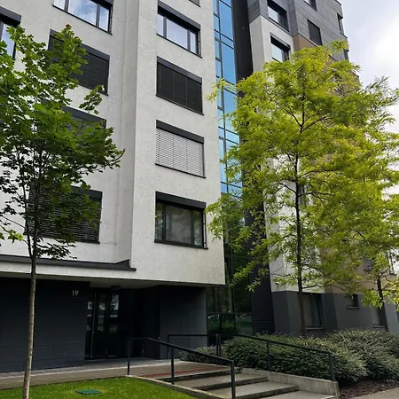 Martins River View Under The Castle شقة براتسيلافا