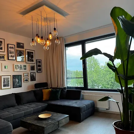 Martins River View Under The Castle Apartamento