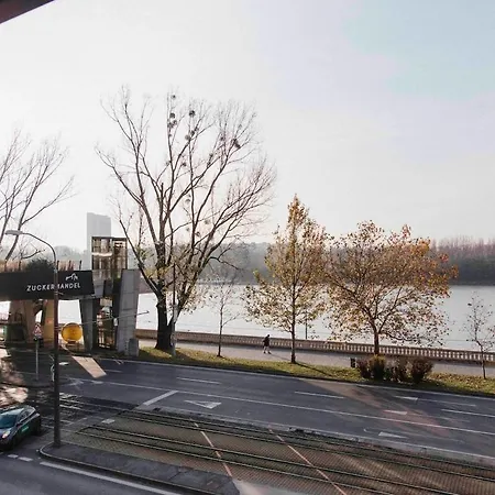 Lägenhet Martins River View Under The Castle